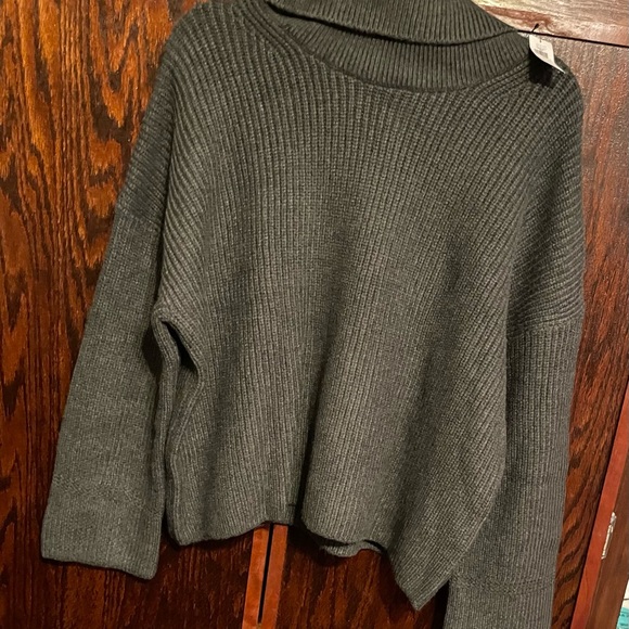 Banana Republic NWT Grey XL knit cowl neck Sweater - Picture 2 of 7